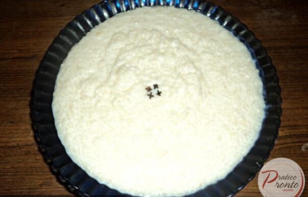 Arroz doce com coco ralado