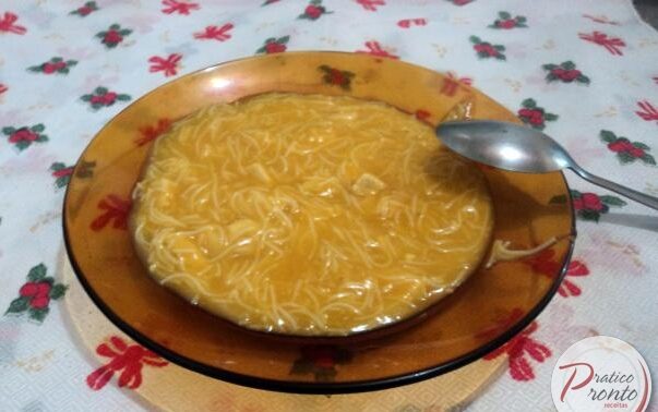 Sopa de mandioquinha com frango