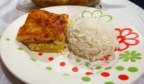 Camarão ao molho branco gratinado