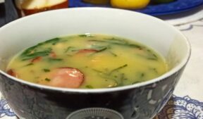 Caldo verde com bacon